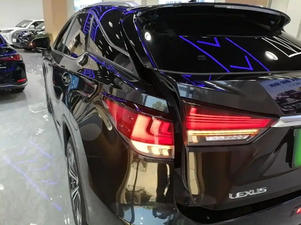 Lexus RX 2022