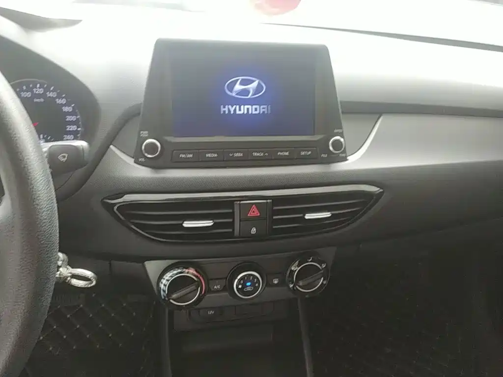 Hyundai Elantra 2021 — фото 13