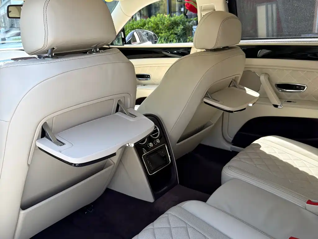 Bentley Flying Spur 2018 — фото 14