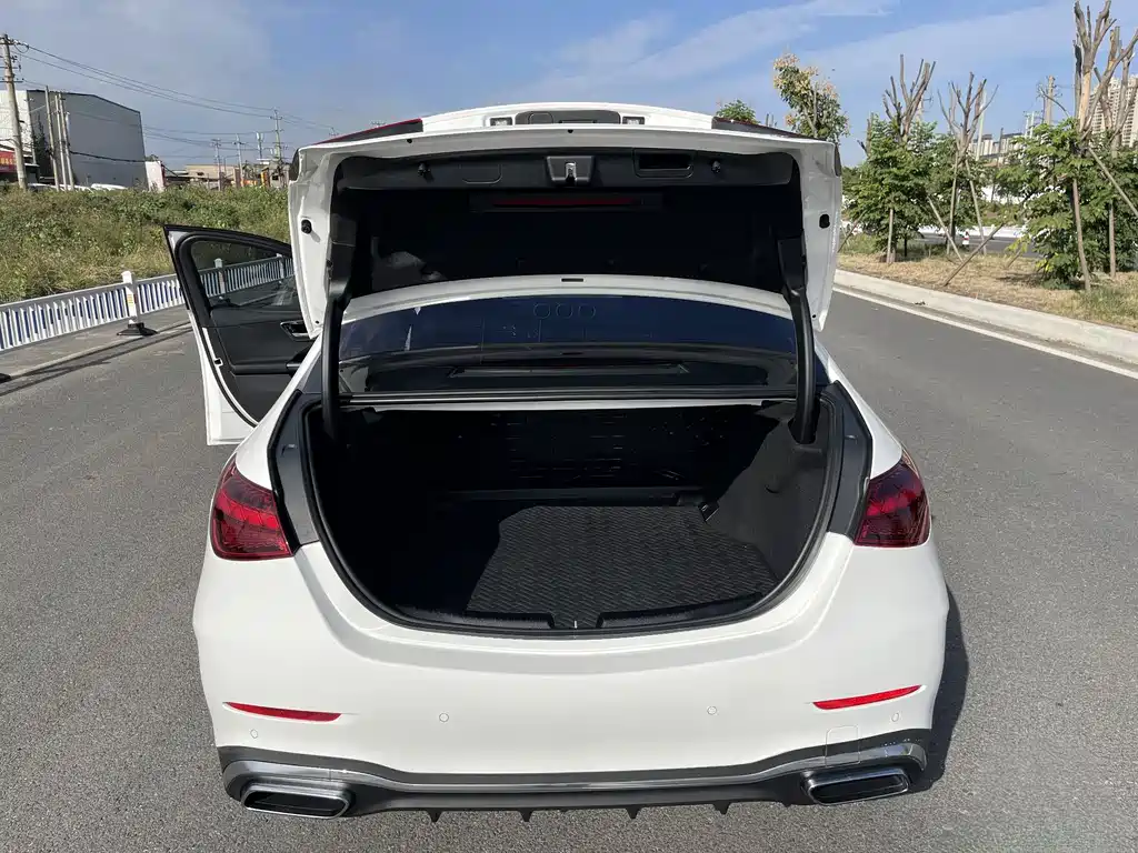 Mercedes-Benz C-Class 2023