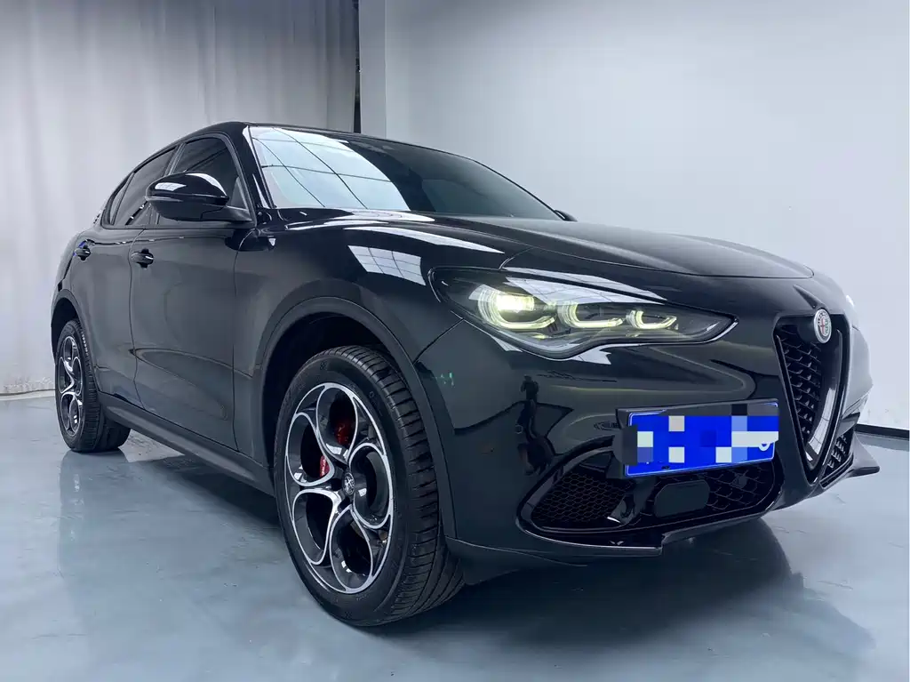 Alfa Romeo Stelvio 2025