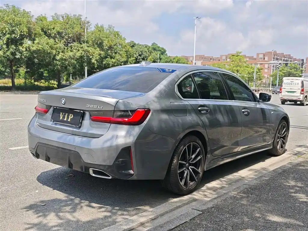BMW 3 Series 2023 — фото 10