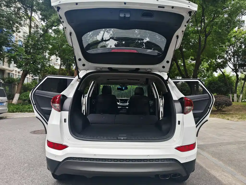 Hyundai Tucson 2017 — фото 20