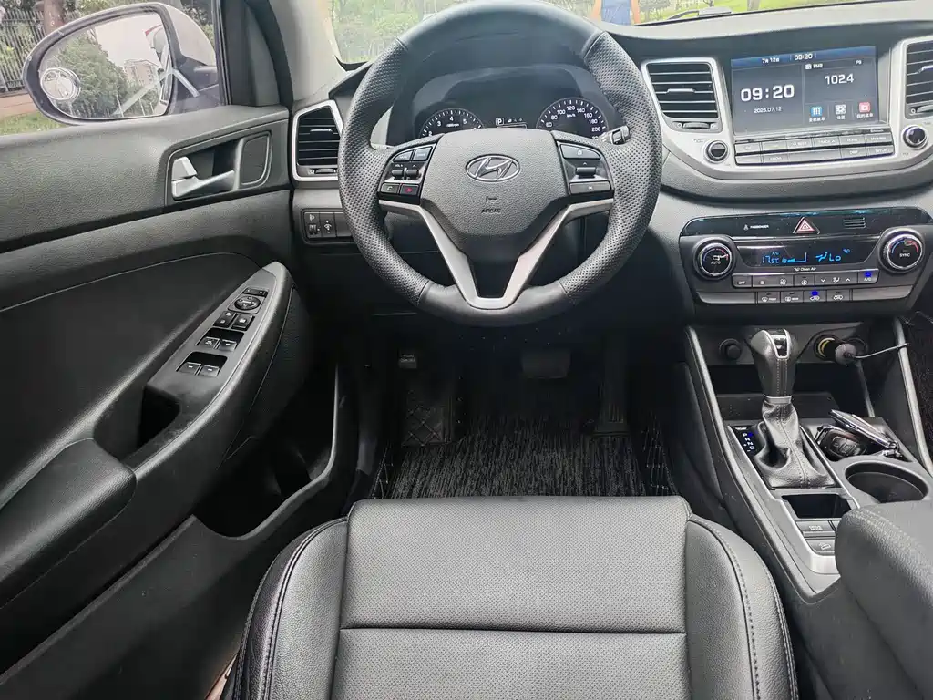 Hyundai Tucson 2017 — фото 13