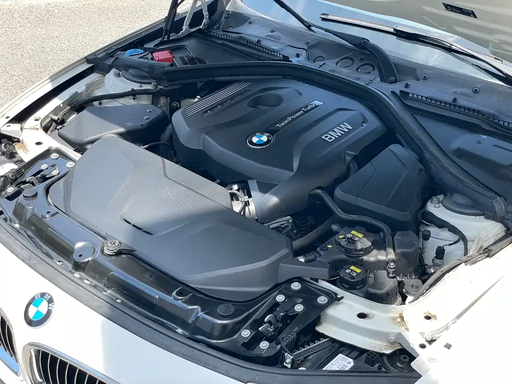 BMW 3 Series 2019 — фото 14