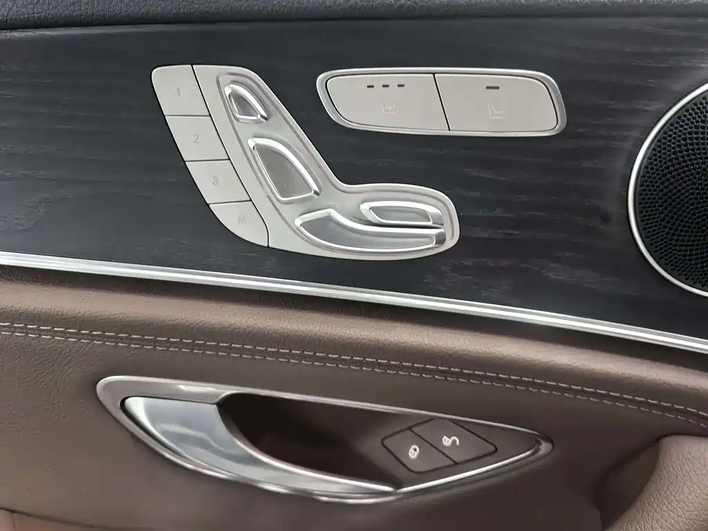 Mercedes-Benz E-Class 2021 — фото 12