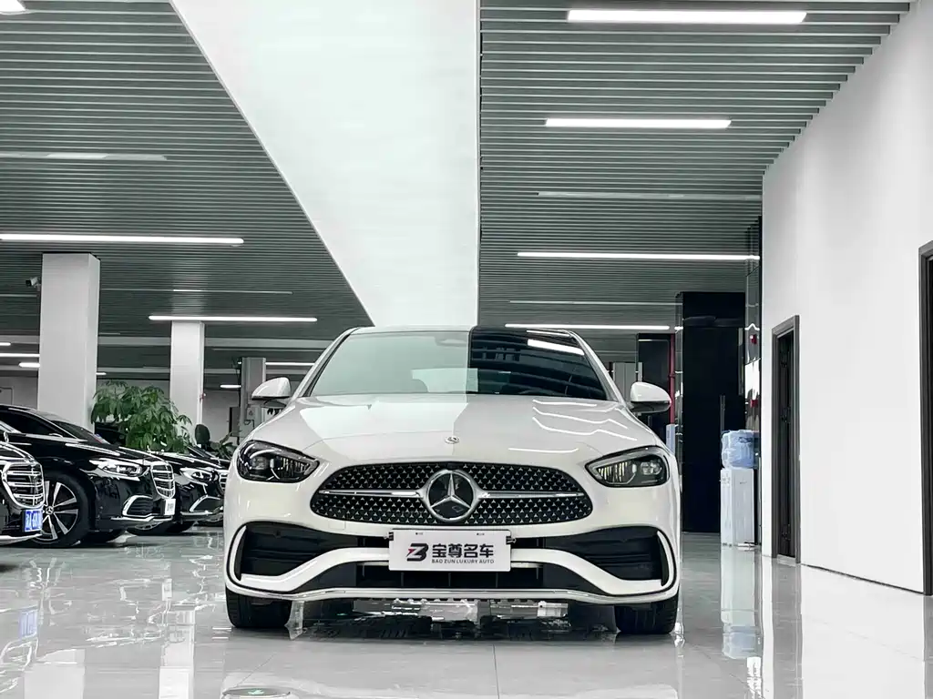 Mercedes-Benz C-Class 2024