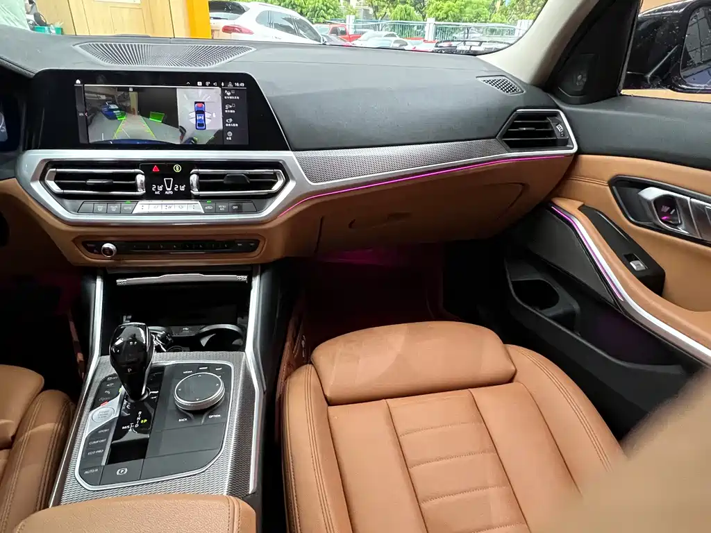 BMW 3 Series 2019 — фото 32