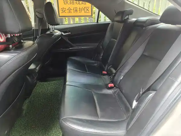 Toyota Reiz 2012