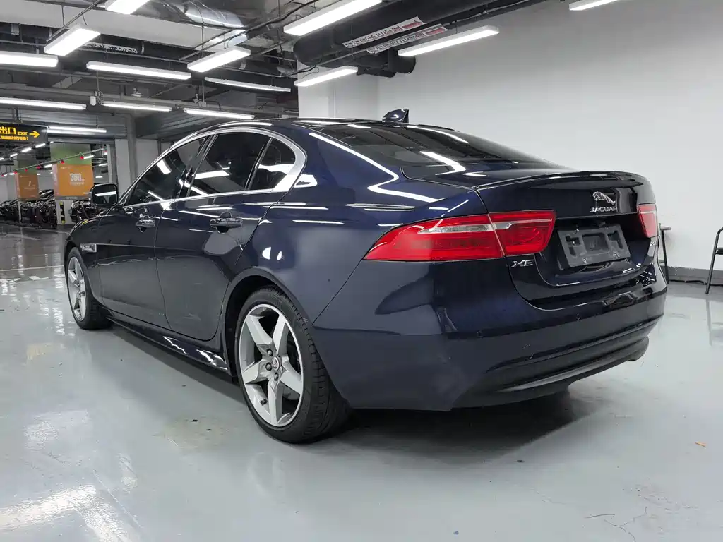Jaguar XE 2016 — фото 14