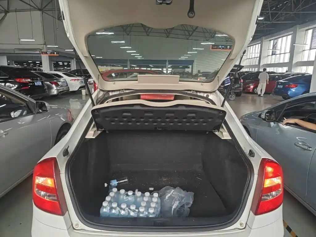 Skoda Octavia 2014 — фото 19