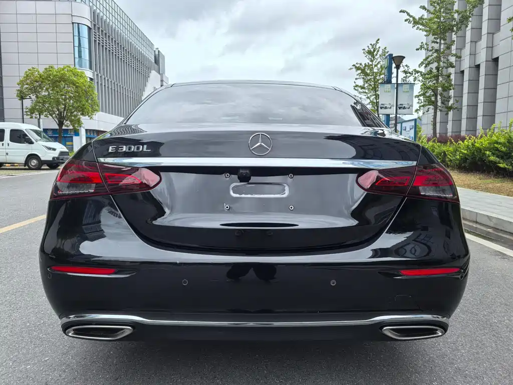 Mercedes-Benz E-Class 2020 — фото 17