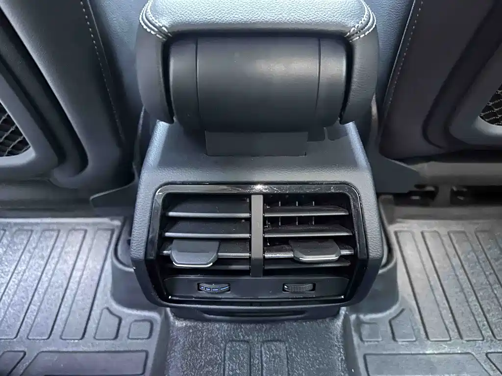 Audi Q3 2023 — фото 14
