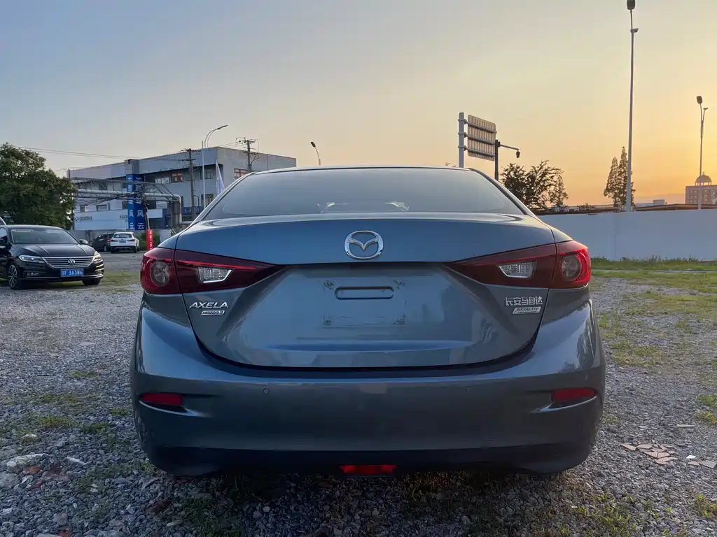 Mazda 3 Axela 2017 — фото 8