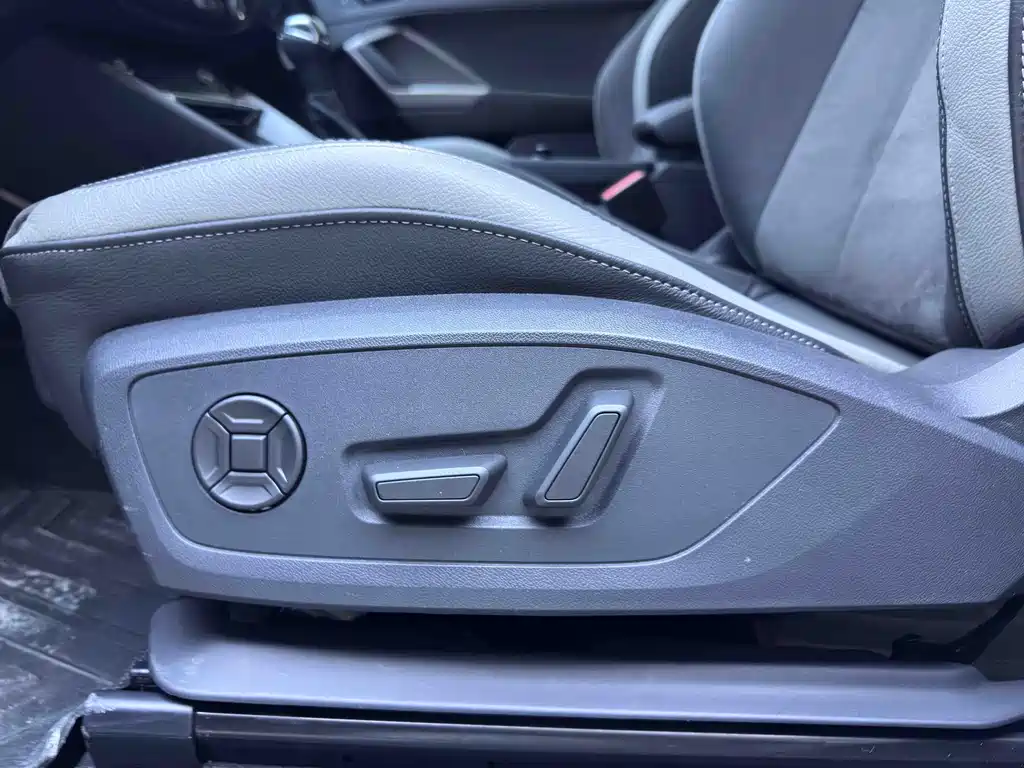 Audi Q3 2023 — фото 13