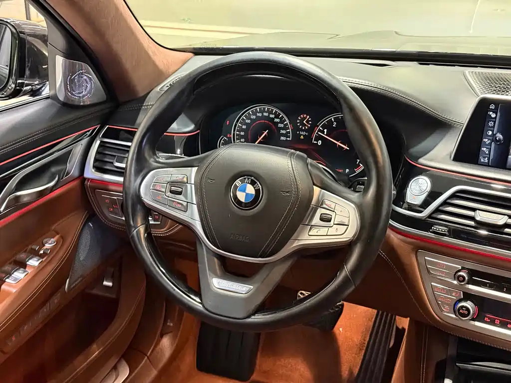 BMW 7 Series 2018 — фото 5