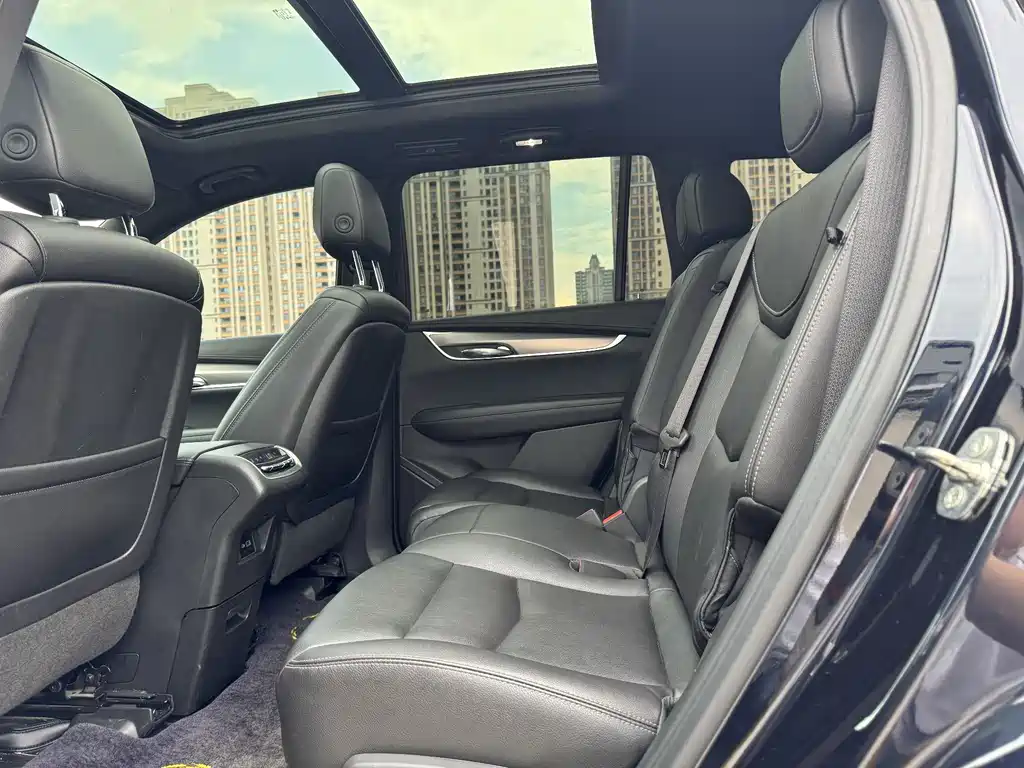 Cadillac XT6 2022 — фото 14