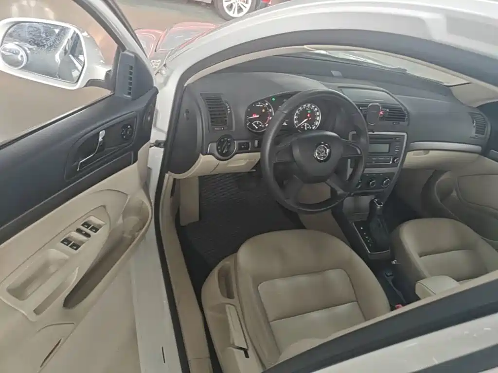 Skoda Octavia 2014 — фото 16