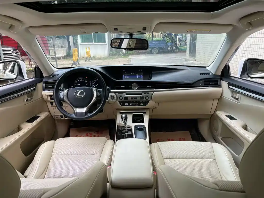 Lexus ES 2015