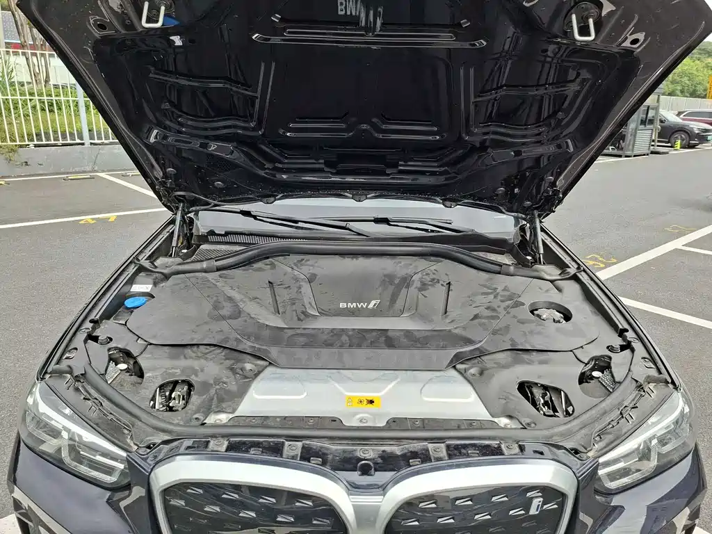 BMW iX3 2025 — фото 21