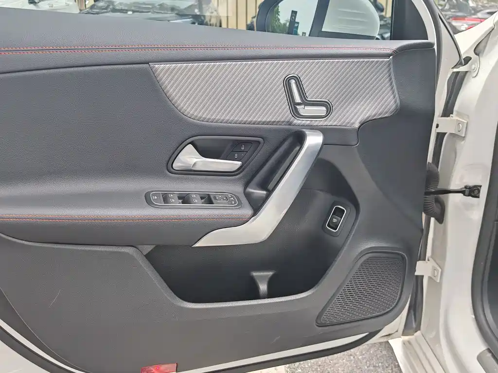Mercedes-Benz A-Class 2023 — фото 6