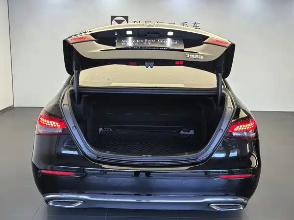 Mercedes-Benz E-Class 2022