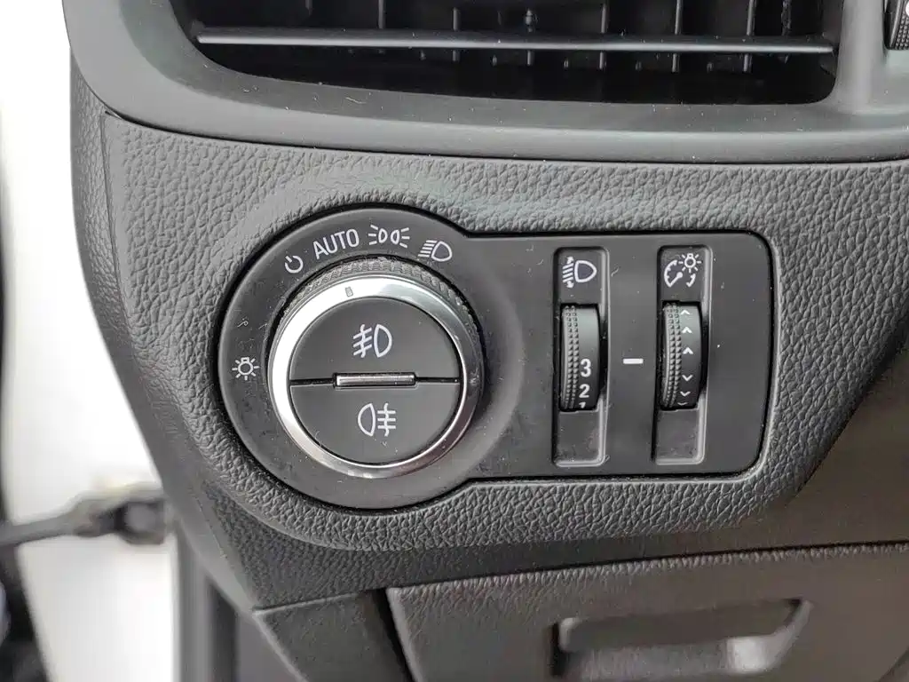 Buick Envision Plus 2017 — фото 21