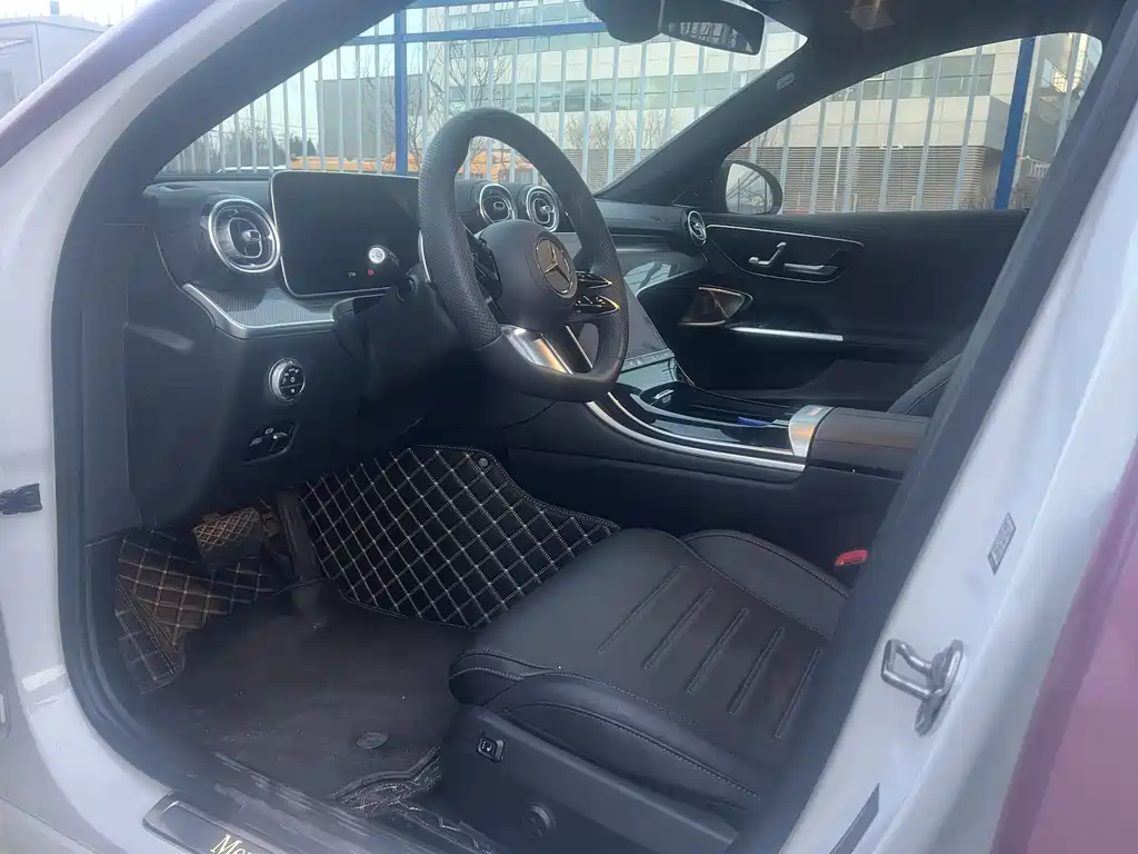 Mercedes-Benz C-Class 2023 — фото 5