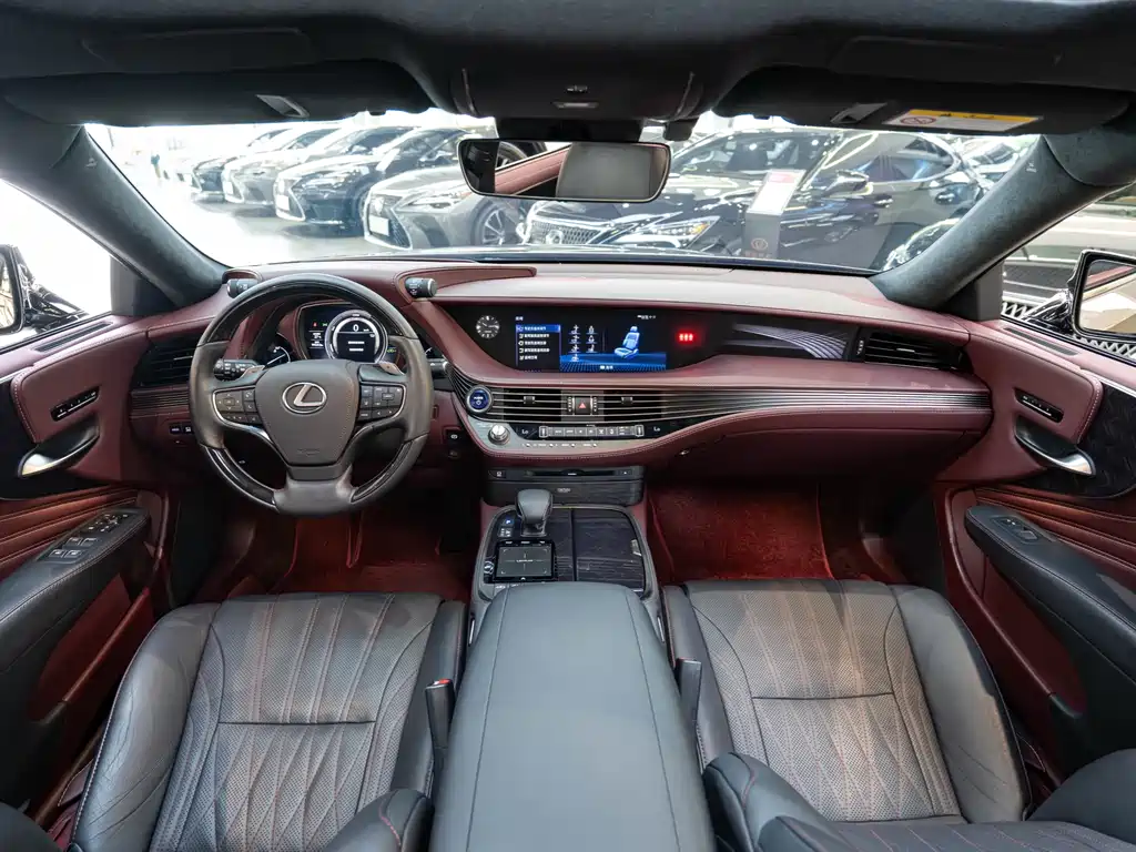Lexus LS 2020 — фото 13