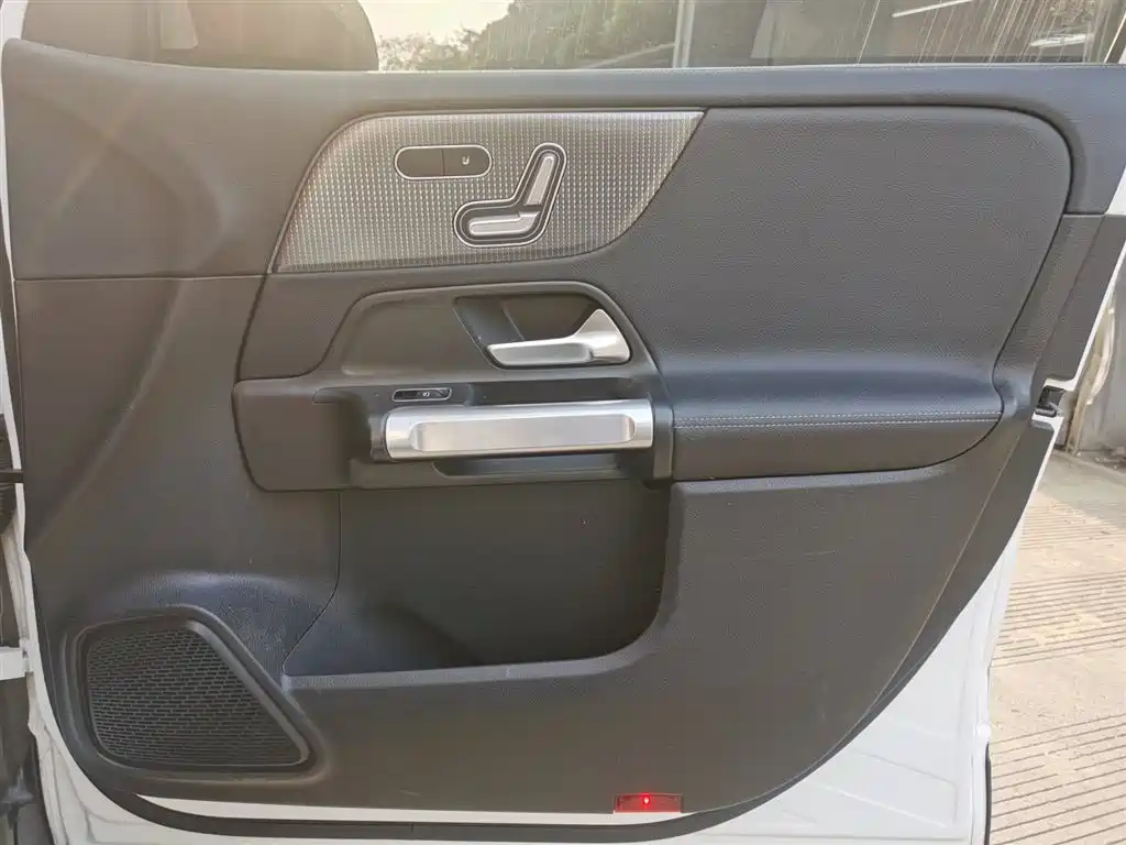 Mercedes-Benz GLB 2020 — фото 18