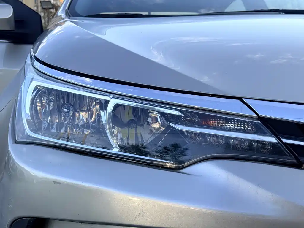 Toyota Corolla 2018 — фото 13