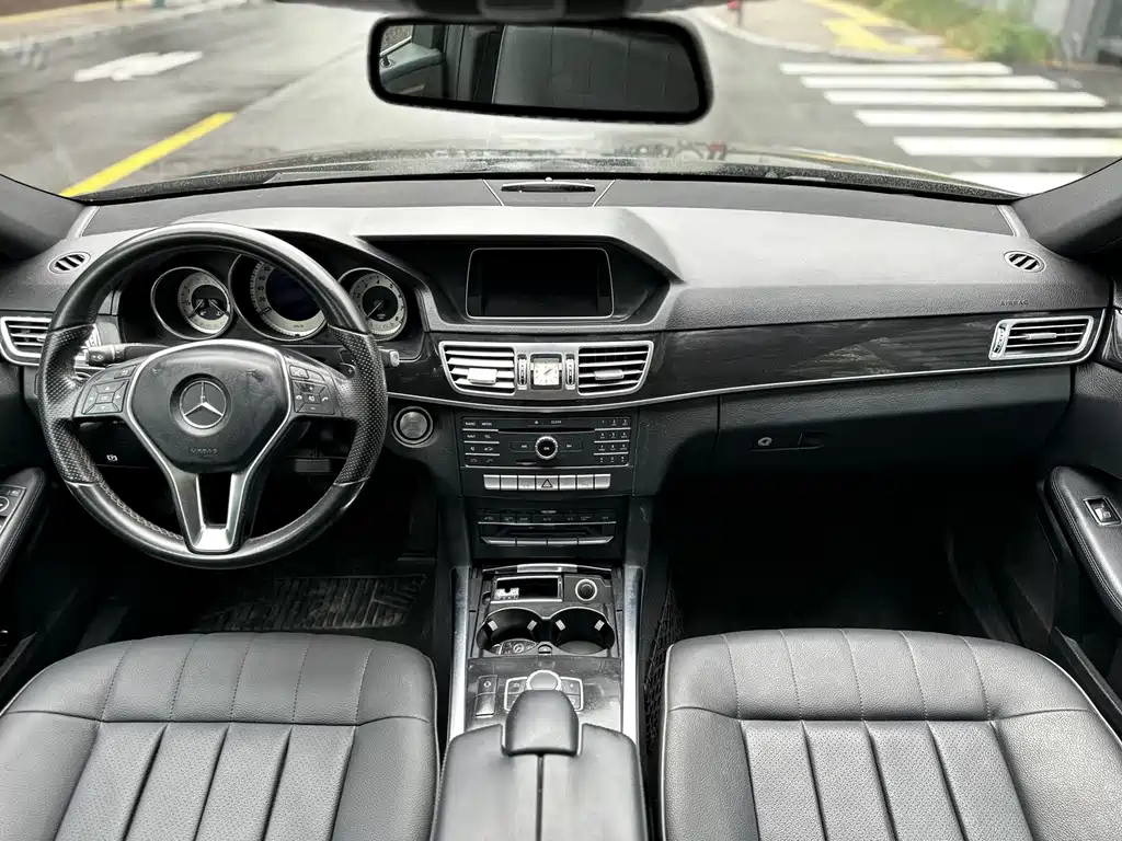 Mercedes-Benz E-Class 2015 — фото 12