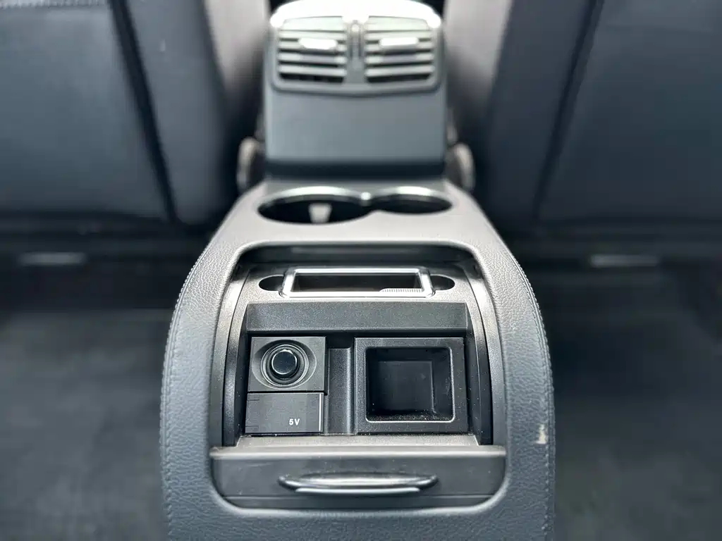 Mercedes-Benz E-Class 2015 — фото 17