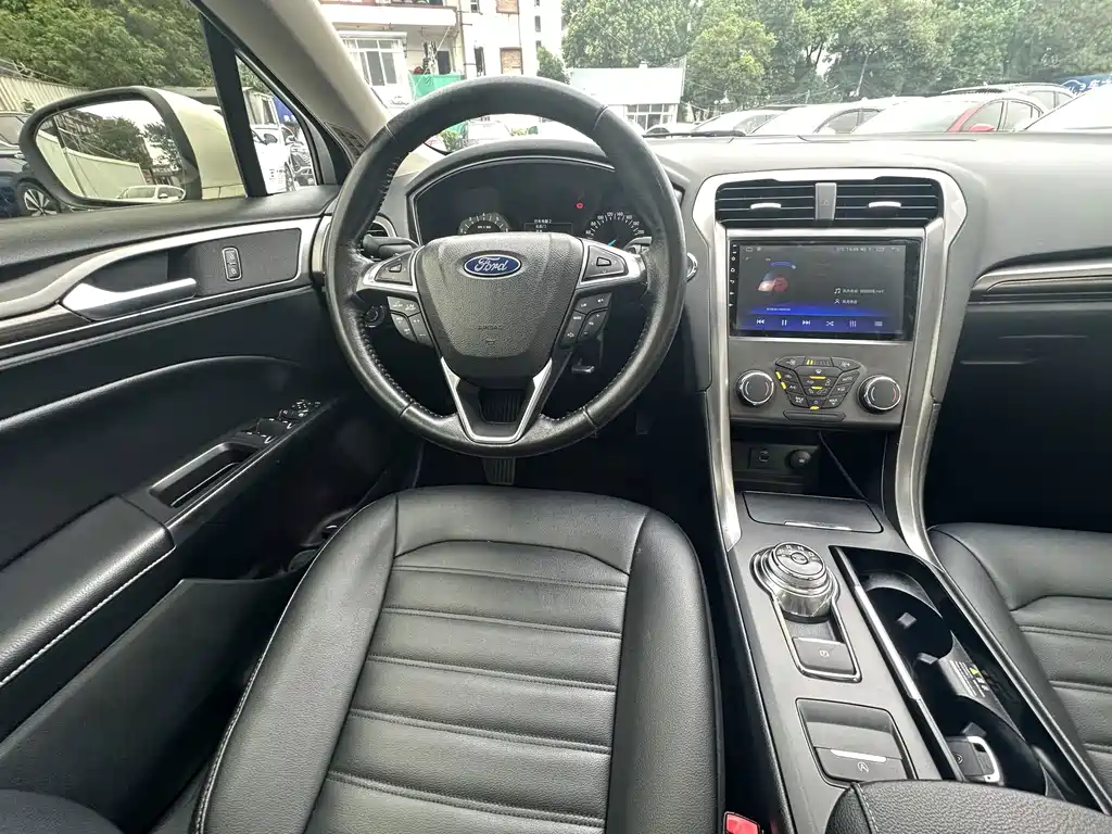 Ford Mondeo 2019 — фото 13