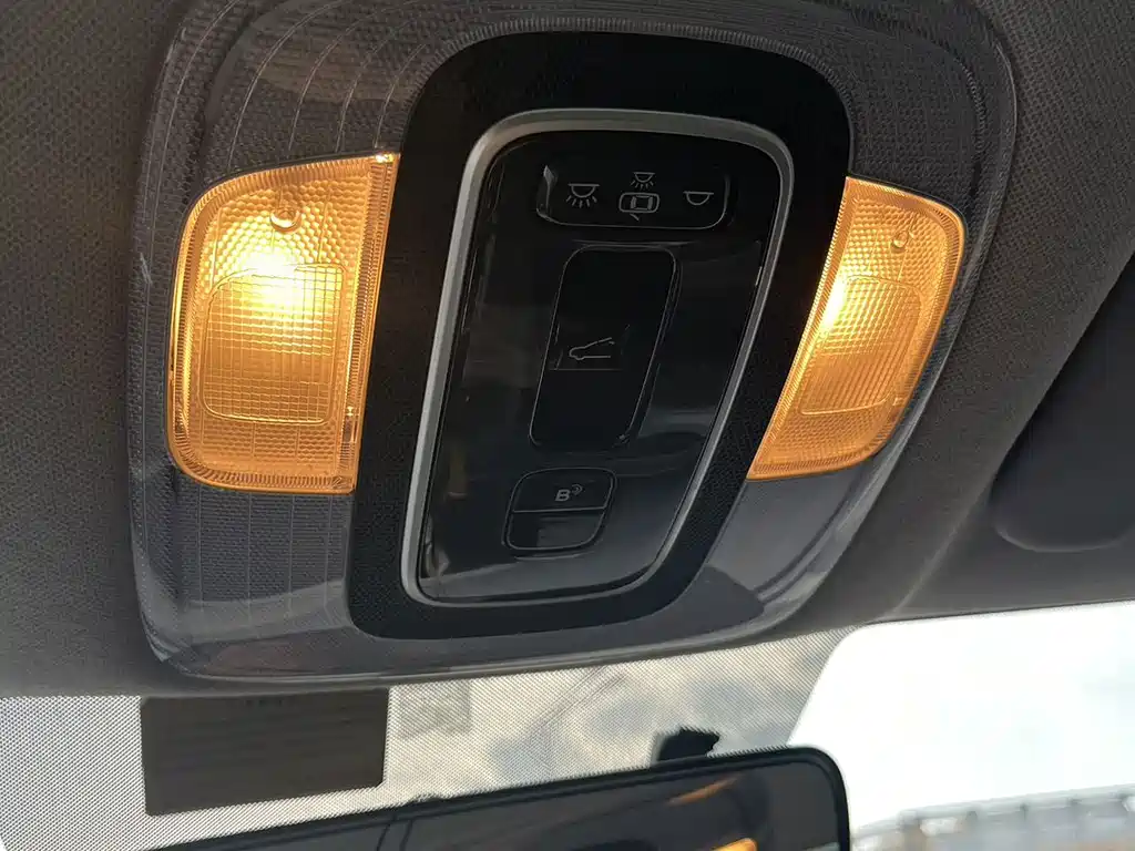 Hyundai Elantra 2022 — фото 16