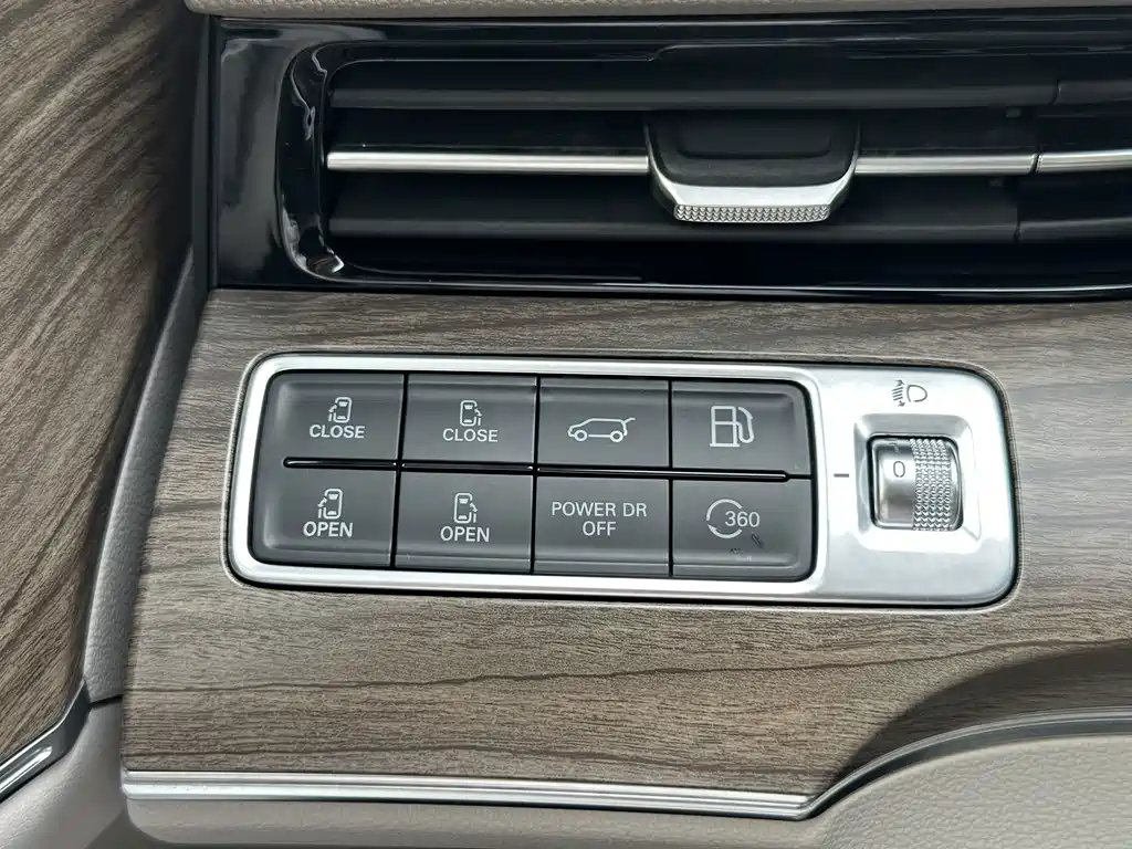 Roewe iMAX8 New Energy 2024 — фото 28