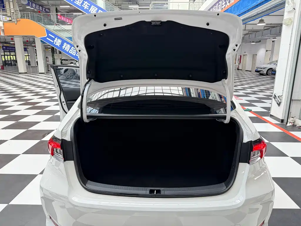 Toyota Corolla 2022 — фото 15