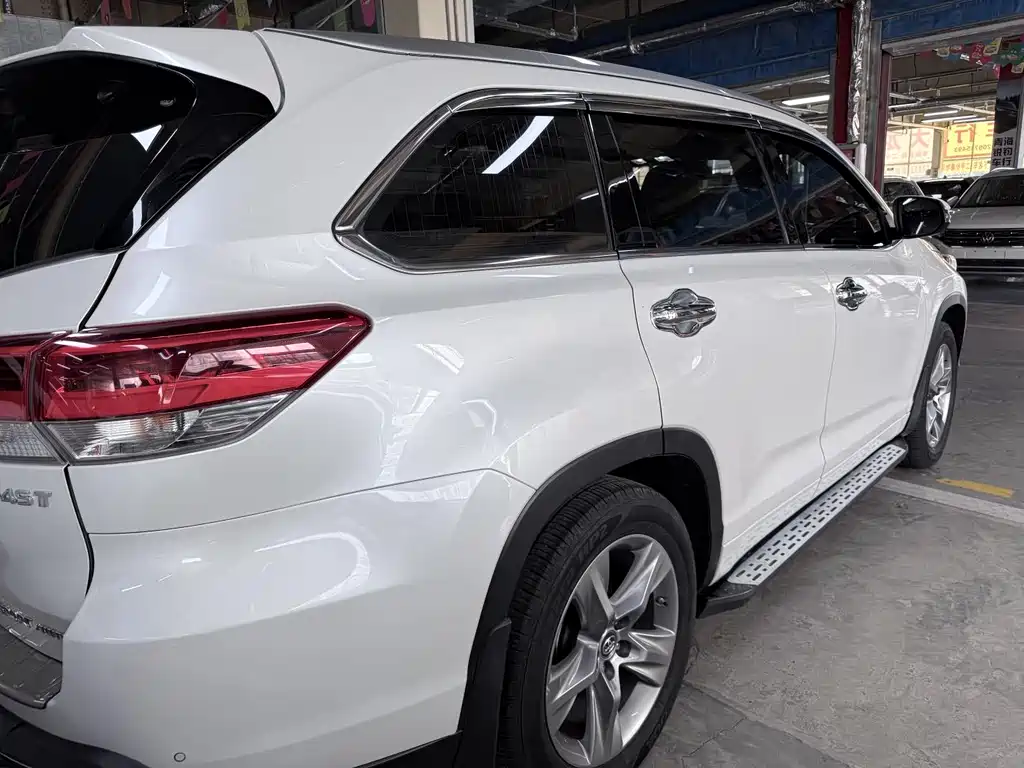 Toyota Highlander 2021 — фото 19