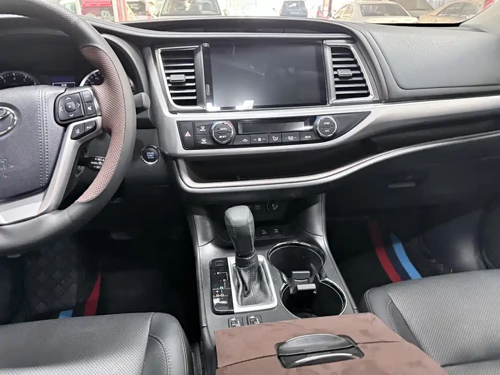 Toyota Highlander 2021 — фото 16