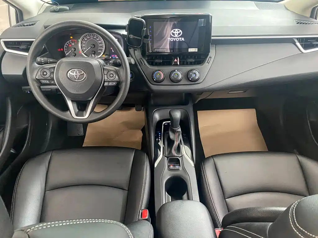 Toyota Corolla 2023 — фото 10