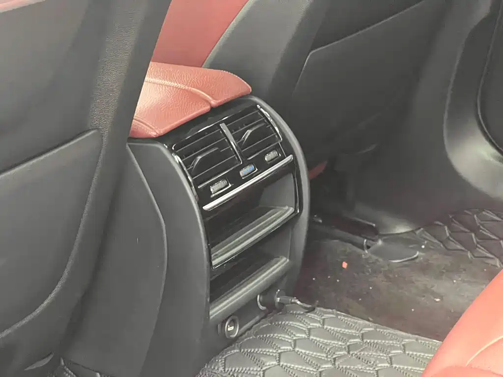 BMW 5 Series 2019 — фото 14
