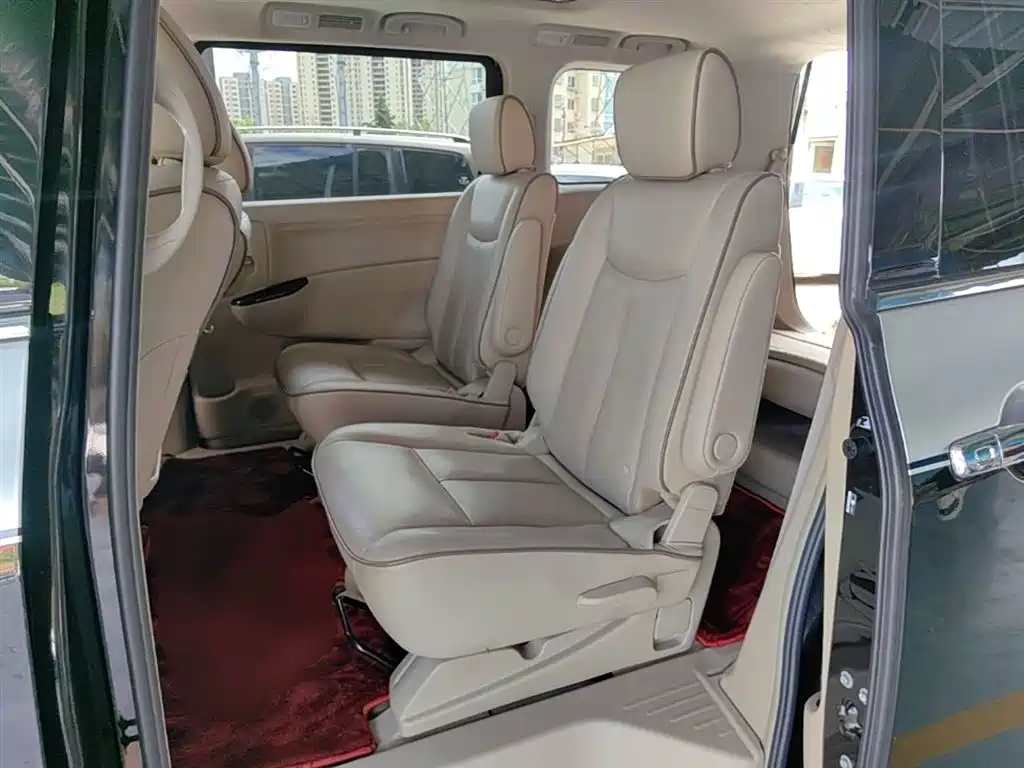 Nissan Quest 2017 — фото 17