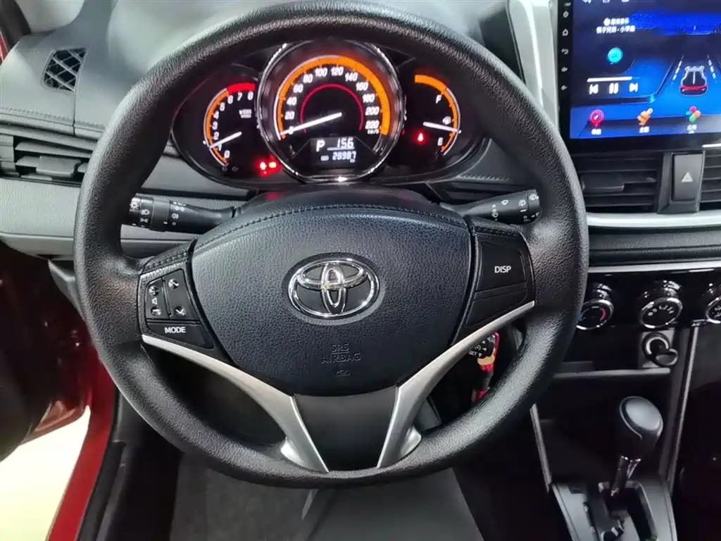 Toyota Yaris L 2022 — фото 11