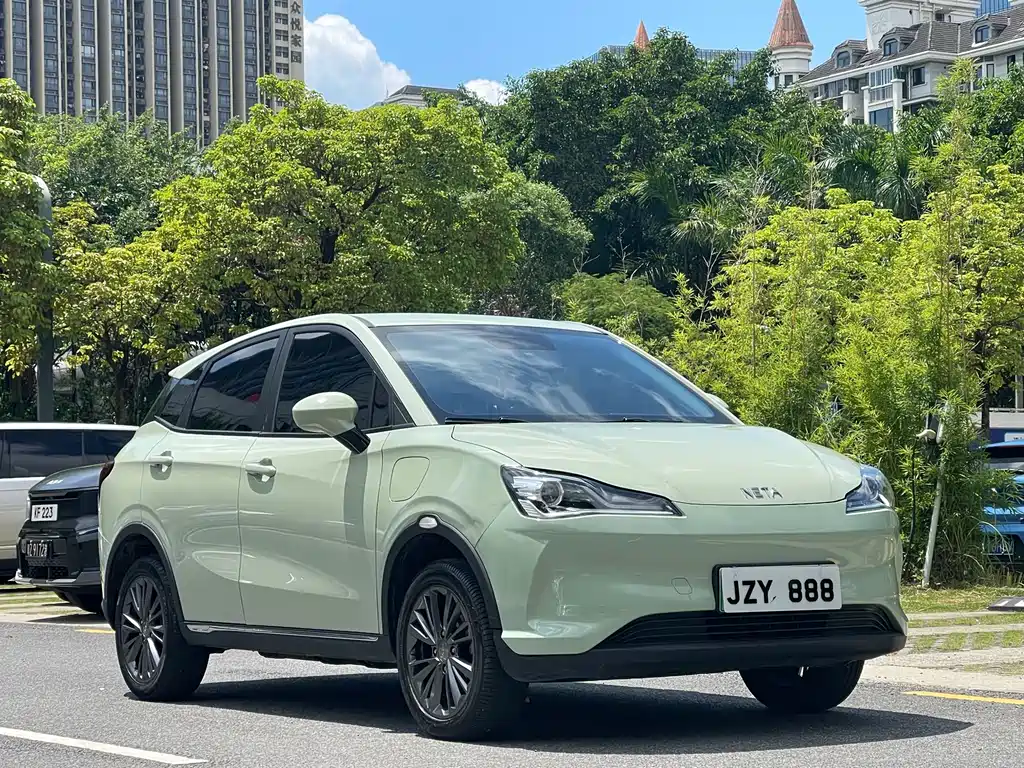 Neta V 2022