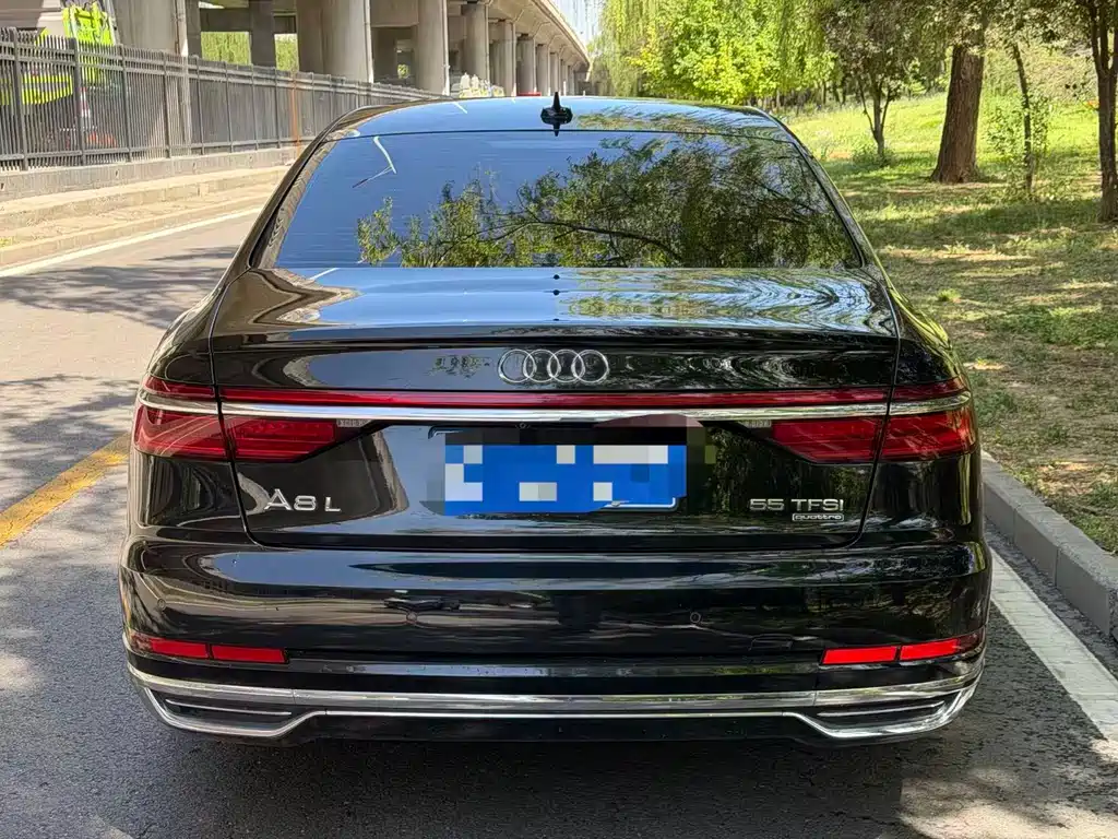 Audi A8 2018 — фото 4
