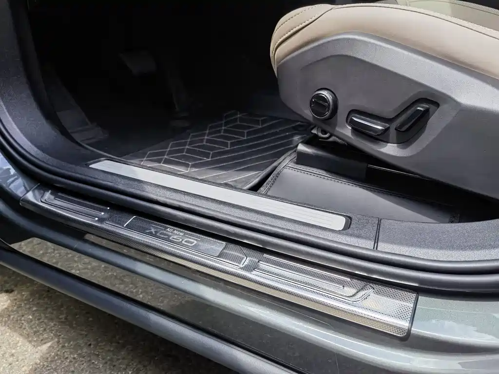 Volvo XC60 2025 — фото 13