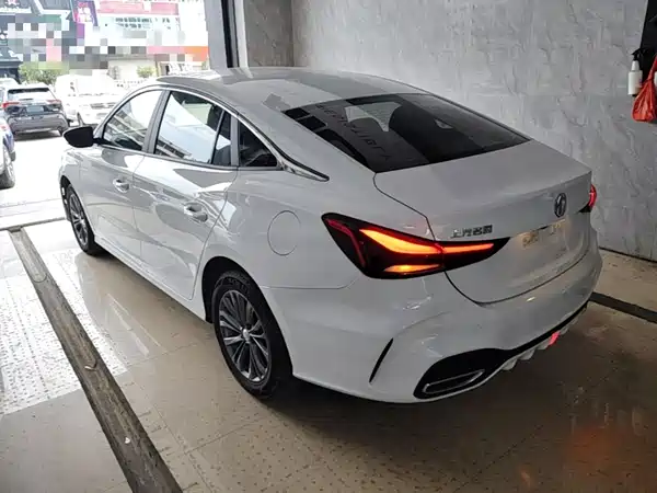 MG MG5 2025