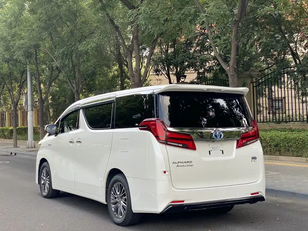 Toyota Alphard 2019 — фото 2
