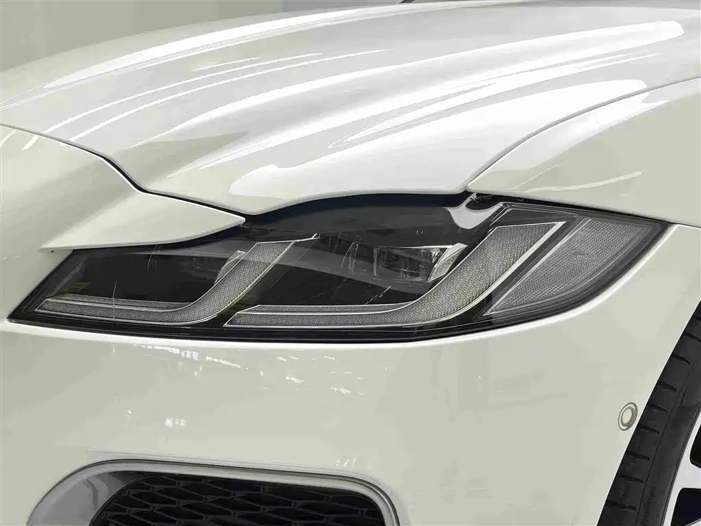 Jaguar XFL 2023 — фото 13