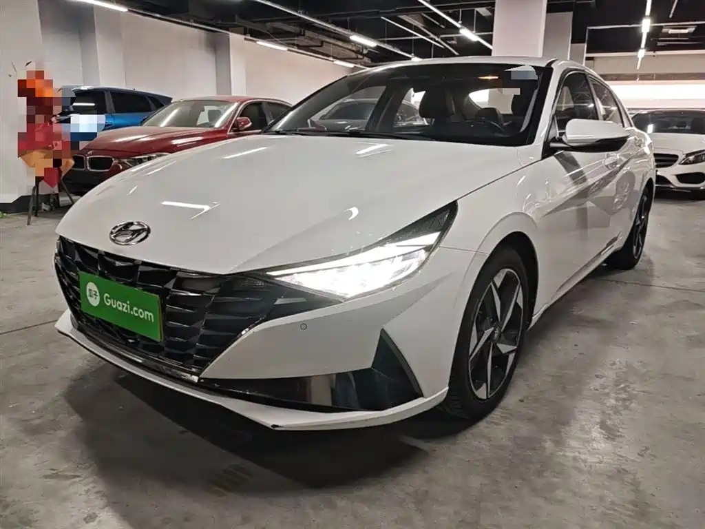 Hyundai Elantra 2021 — фото 1